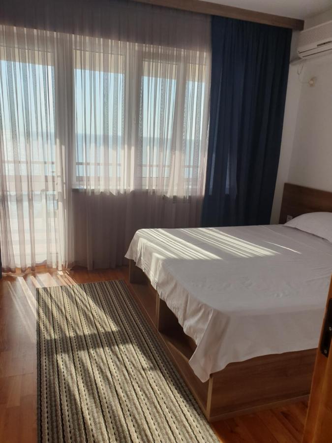Poarta Apelor Hotel Sarichioi Bagian luar foto