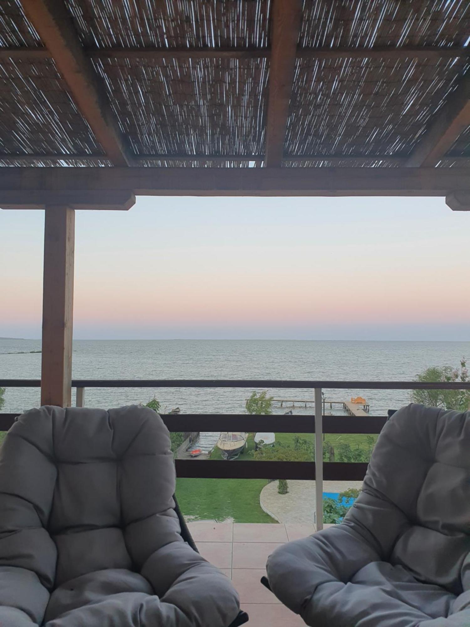 Poarta Apelor Hotel Sarichioi Bagian luar foto