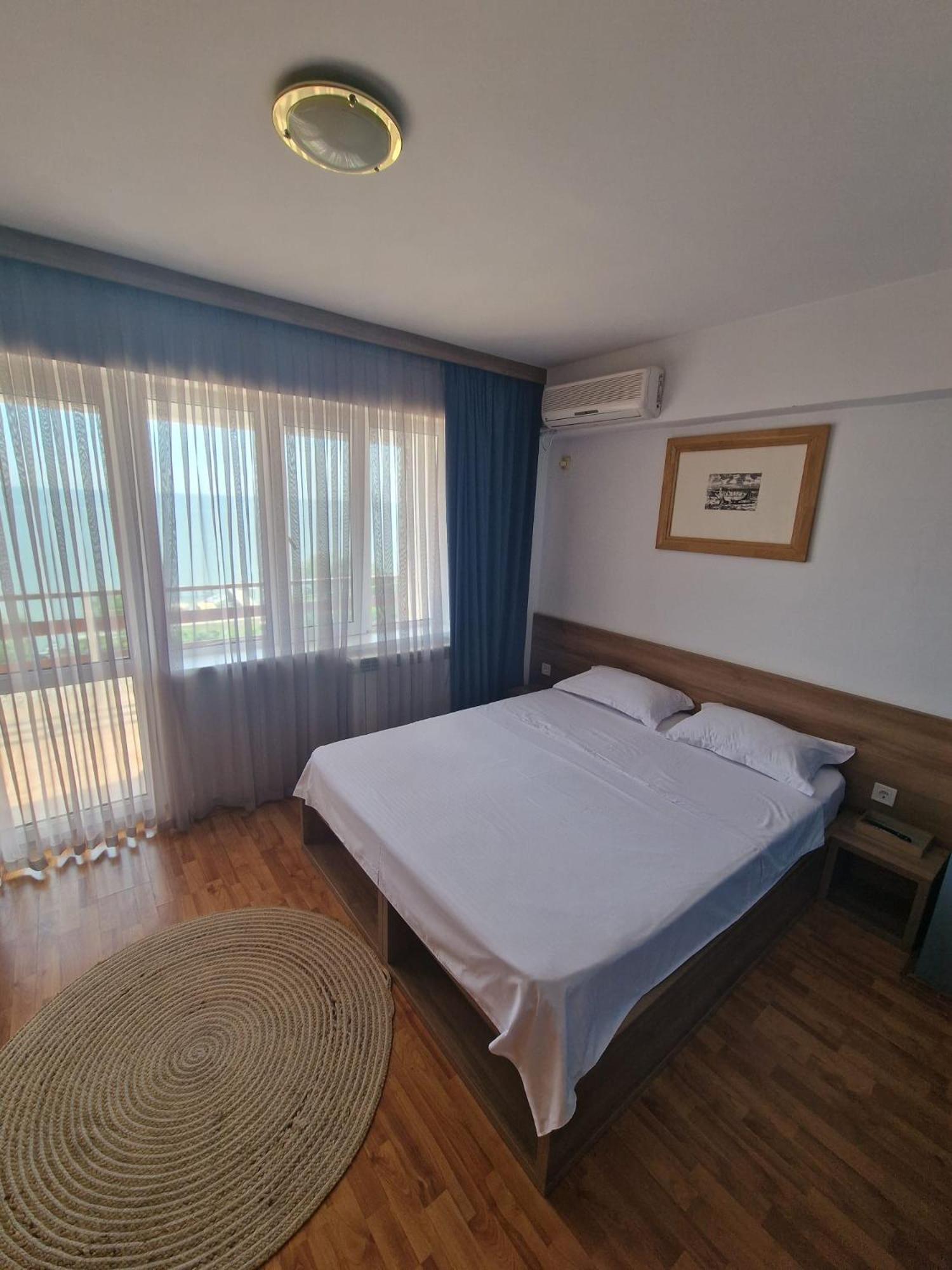 Poarta Apelor Hotel Sarichioi Bagian luar foto