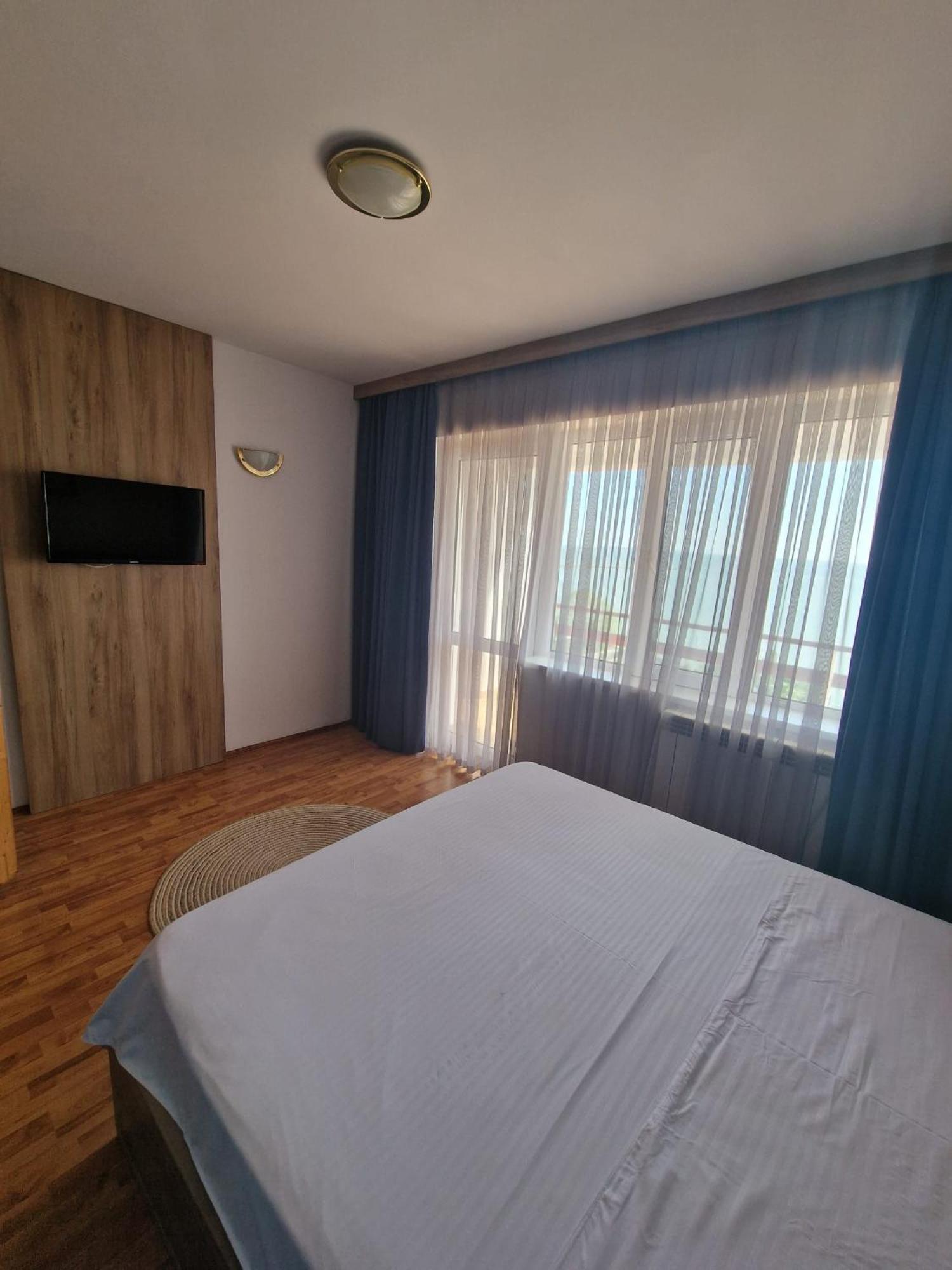 Poarta Apelor Hotel Sarichioi Bagian luar foto