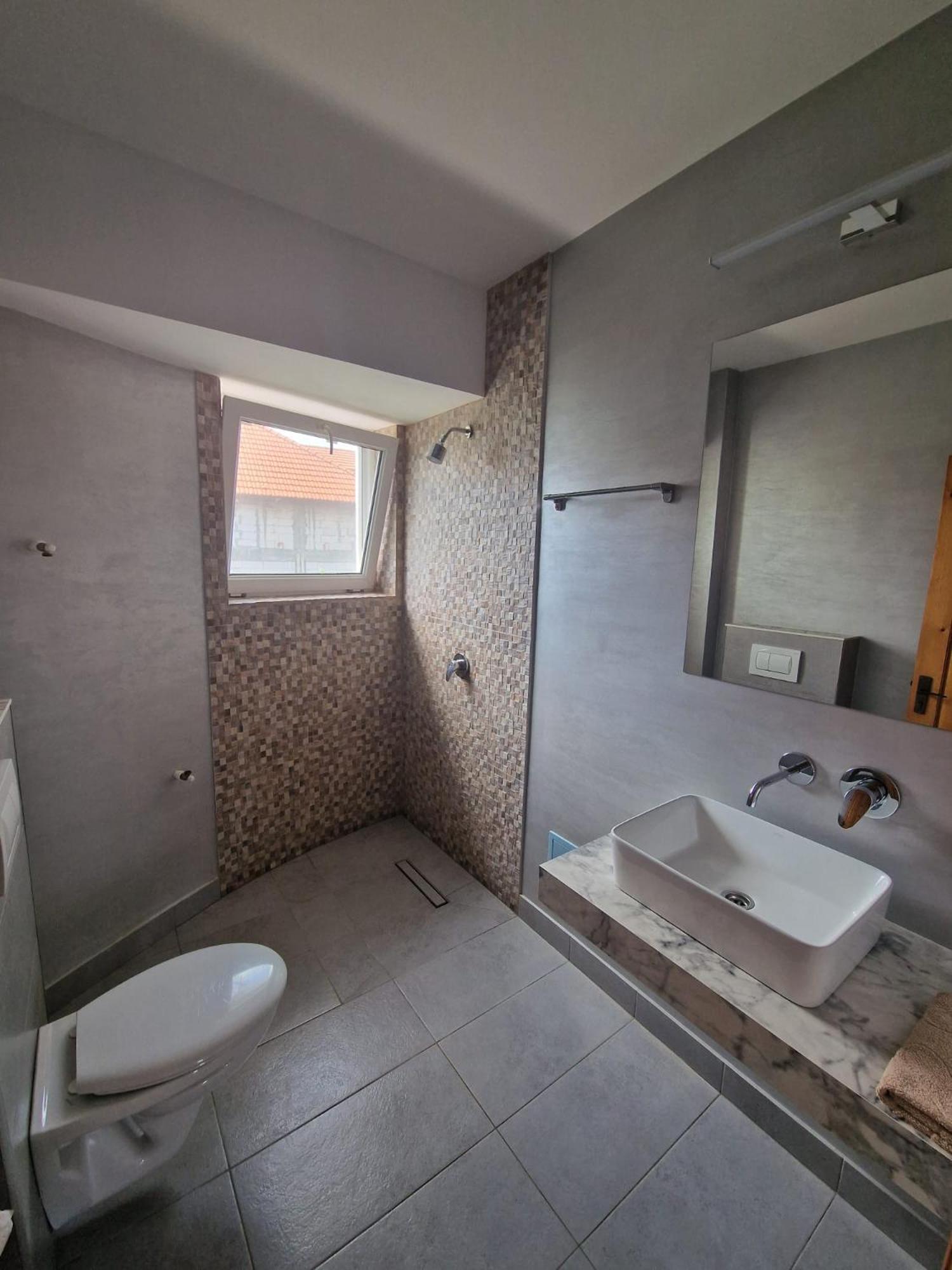 Poarta Apelor Hotel Sarichioi Bagian luar foto