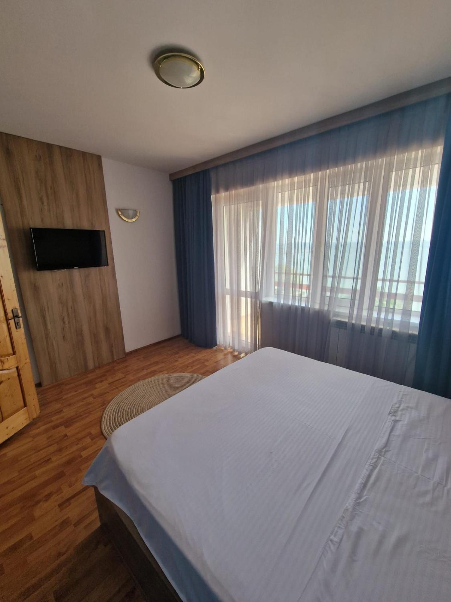 Poarta Apelor Hotel Sarichioi Bagian luar foto